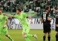 真人娱乐- 皇家马德里训练开放日，赛前防线松动引欢呼，德甲在即，医务组通报恢复